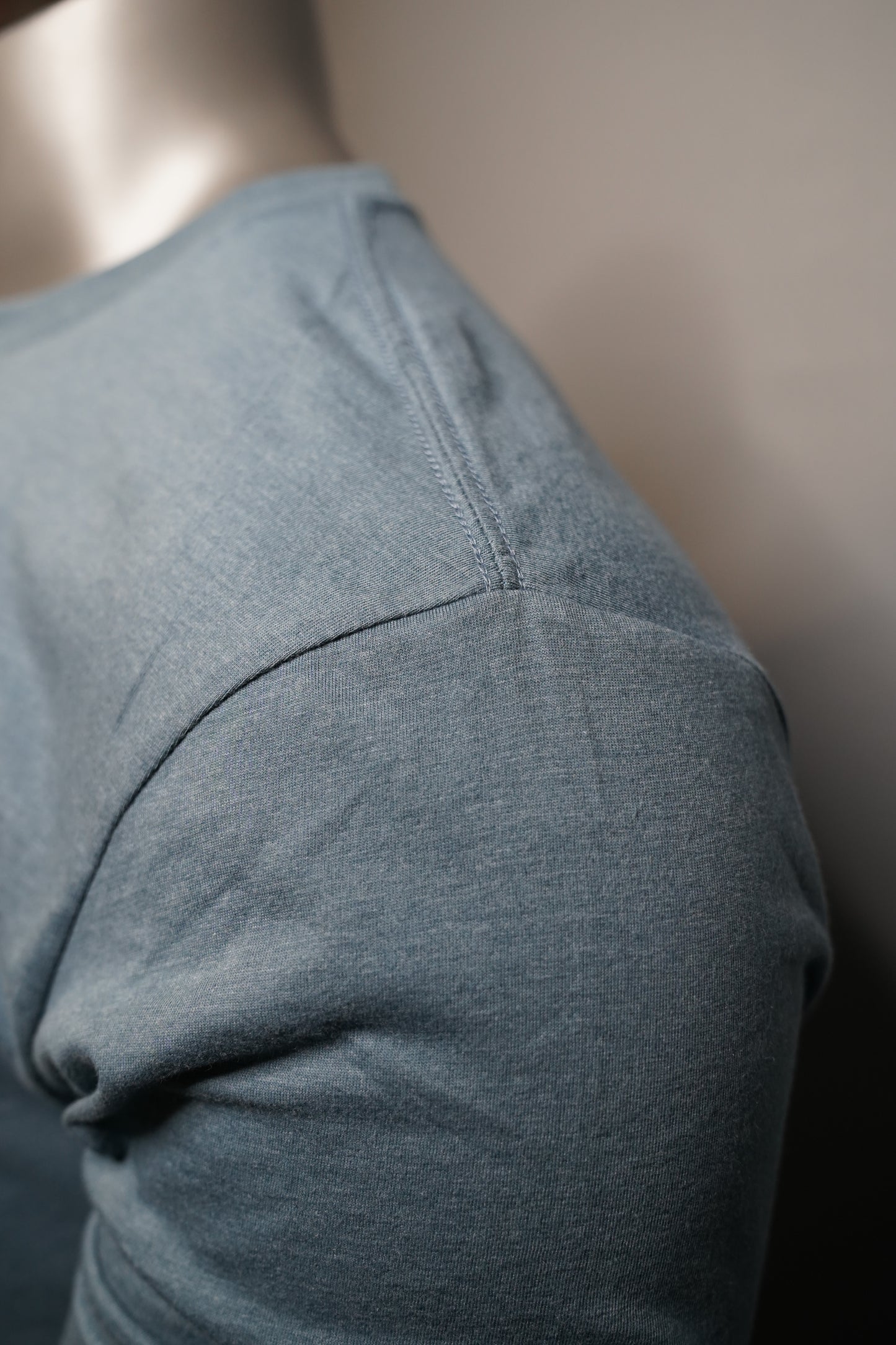 T-Shirt: Live Free Stay True - VIVIDUS