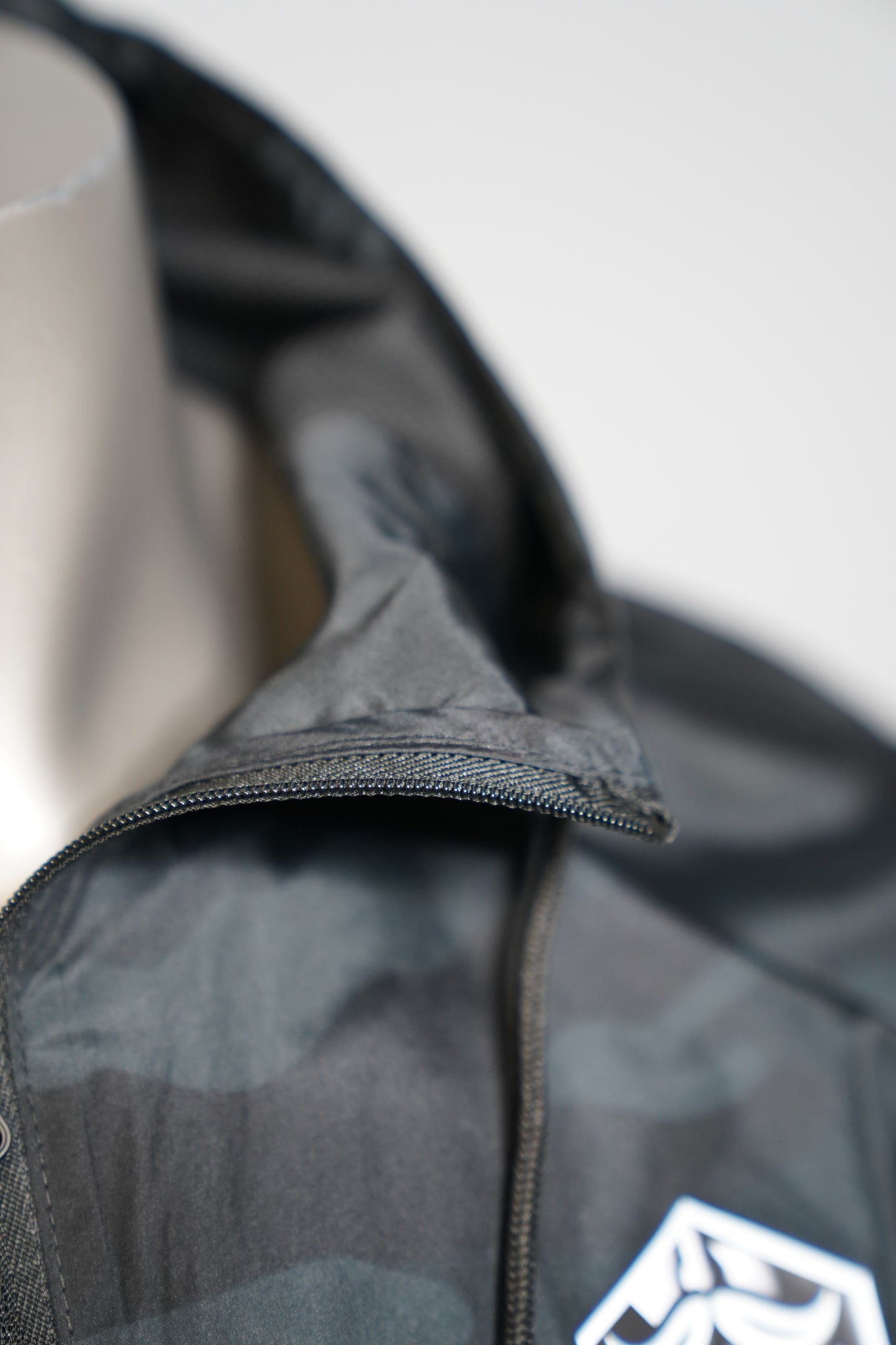 Men's Lightweight Windbreaker