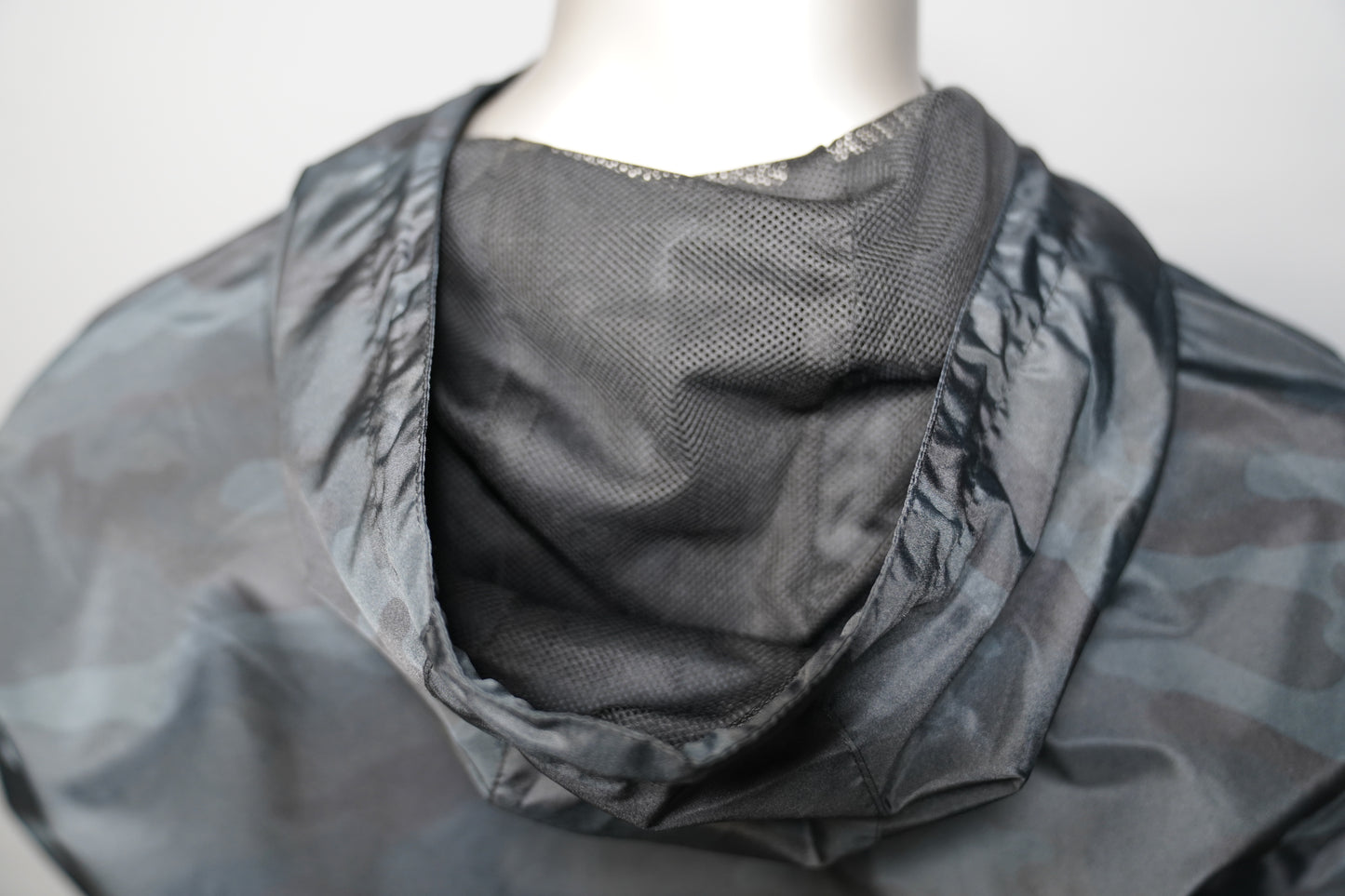 Men's Lightweight Windbreaker