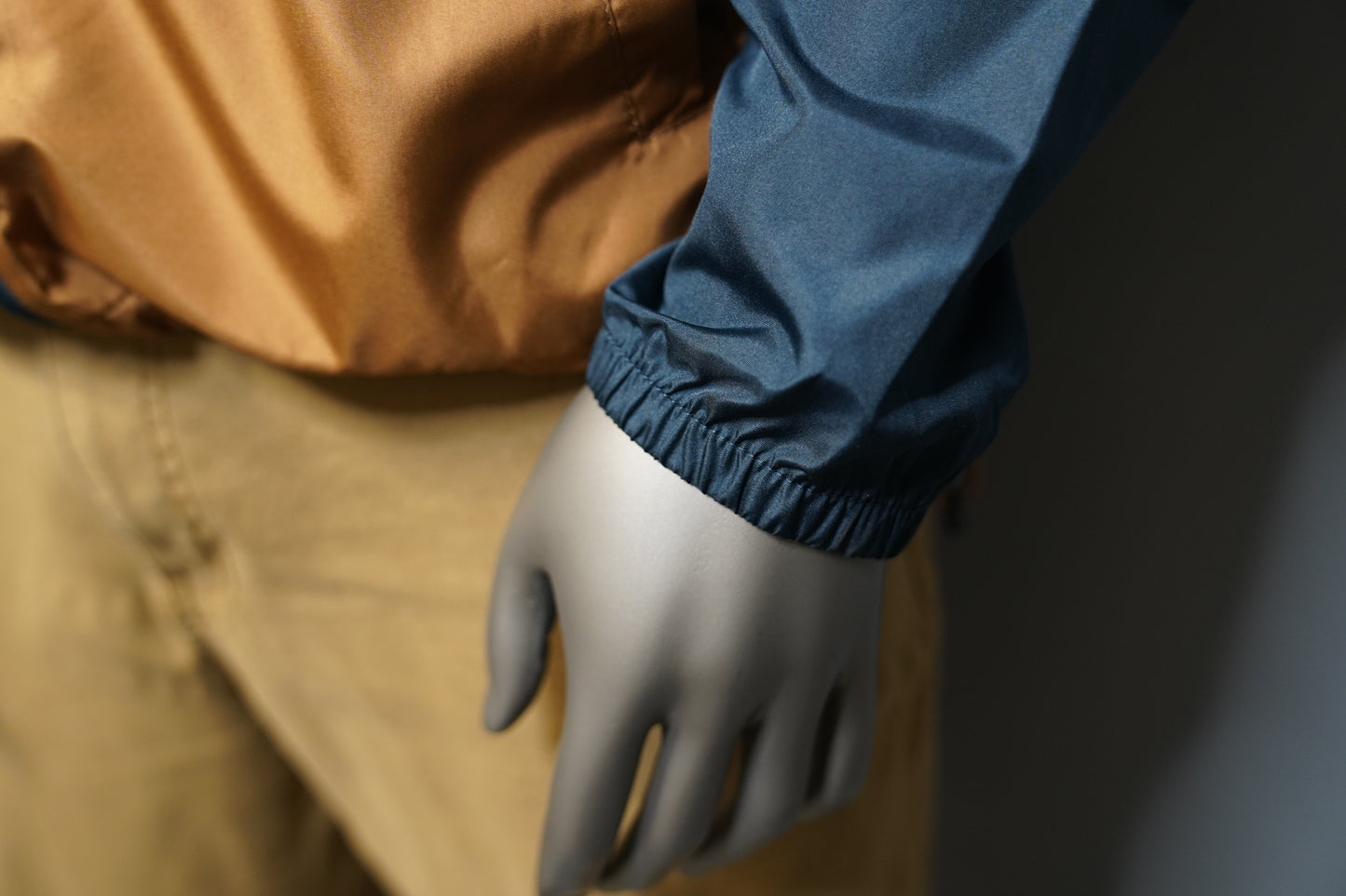 Men's Lightweight Windbreaker